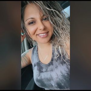 Meet your Posher, Jeneil